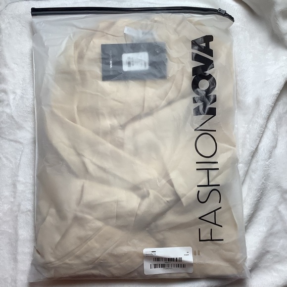 FASHION Nova NWT 2X 3X Cream Out Of Office Crop Top (T09.6) - Picture 4 of 5